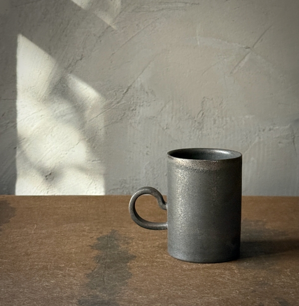 【 有馬 和博 ( 六郎左衛門 )】 鉄釉 カップ・小・no.1